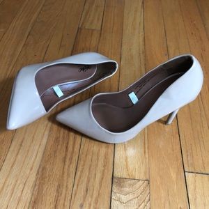 Mossimo nude patent leather pumps NWOT